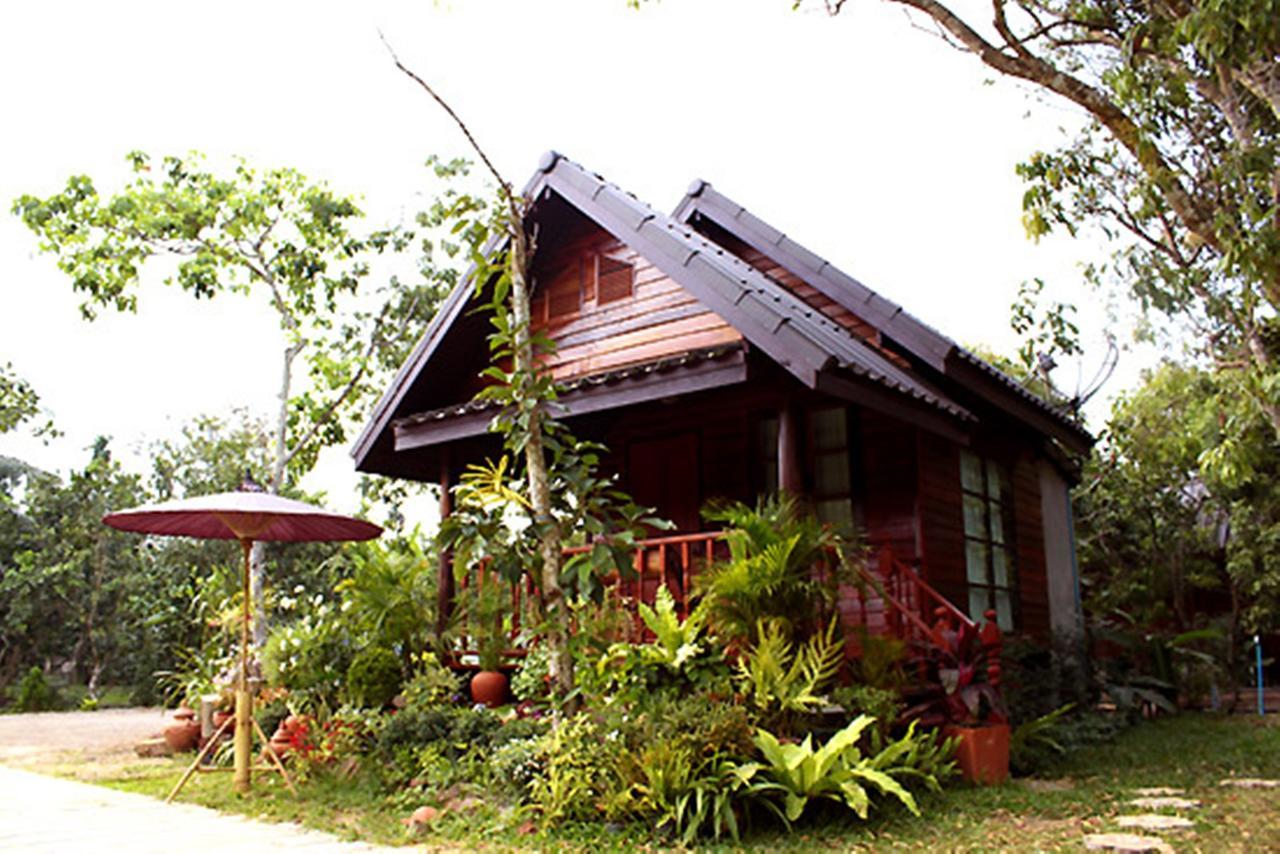 Baansuan Lychee Maeklong Resort Ampawa Amphawa Eksteriør billede